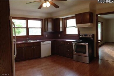 Kitchen with all appliances