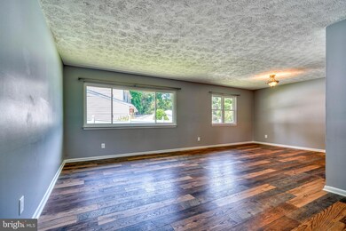 9116 Waltham Woods Rd, Parkville, MD 21234 - photo 6