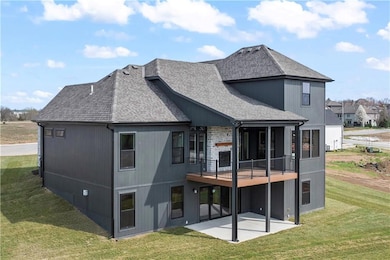 1812 NE Lashbrook Dr, Lee's Summit, MO 64086 - photo 2