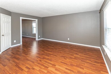 14387 Forsythia Ln, Fishers, IN 46038 - photo 4