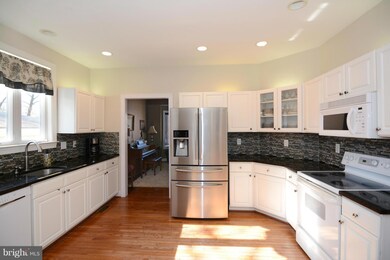 53 E Lake Dr, Annapolis, MD 21403 - photo 3
