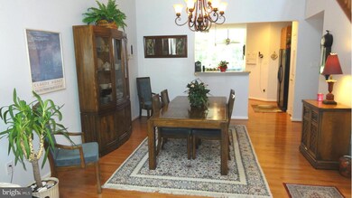 121 Teapot Ct, Reisterstown, MD 21136 - photo 4