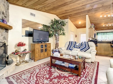 1018 Indian Oaks W-14