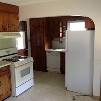 48 Ridgeway St, Westfield, MA 01085 - photo 4