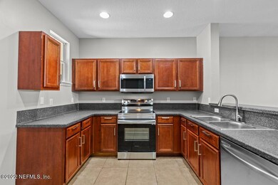 2306 Red Moon Dr, Jacksonville, FL 32216 - photo 4