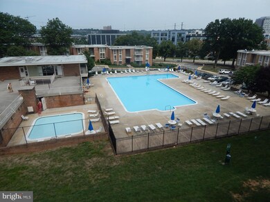 2622 Redcoat Dr unit 169, Alexandria, VA 22303 - photo 2