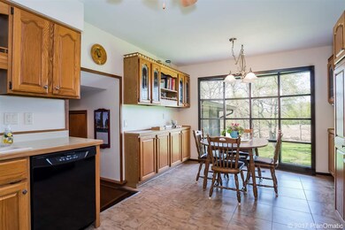 1554 Trusler Cir, Oregon, WI 53575 - photo 5