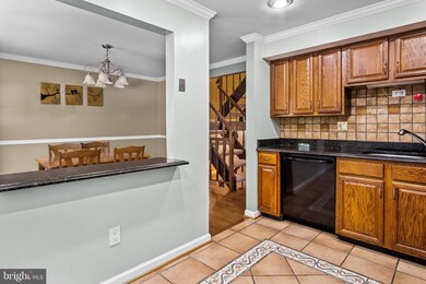 11541 Underoak Ct, Reston, VA 20191 - photo 3