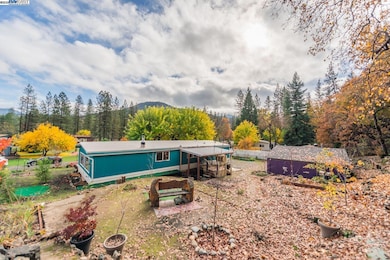 51 Steelhead Cir, Lewiston, CA 96052 - photo 2