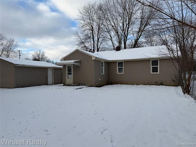 3173 Coin St, Burton, MI 48519 - photo 3