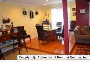 37 Country Dr E unit 80, Staten Island, NY 10314 - photo 3