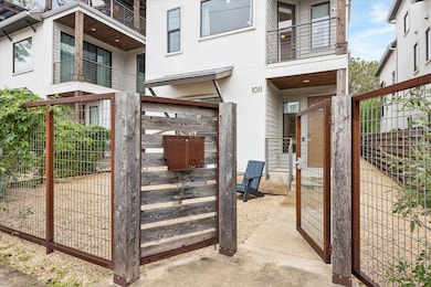 1011 E 12th St, Austin, TX 78702 - photo 2