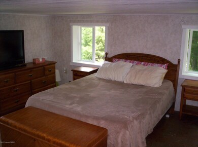 460 Ridge Ave, Dallas, PA 18612 - photo 2