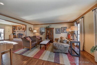 121 Christina Cir, Wheaton, IL 60189 - photo 7