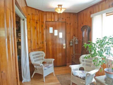 Porch - Enclosed Foyer/Front enterance