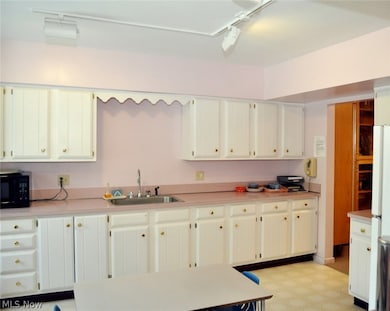 17892 Chillicothe Rd, Chagrin Falls, OH 44023 - photo 6