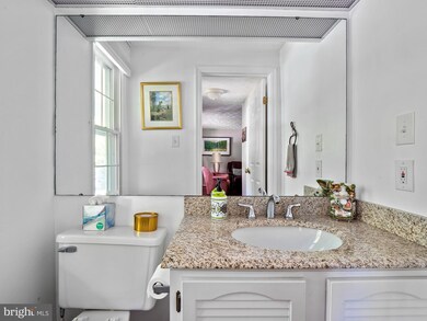 1547 Twisted Oak Dr, Reston, VA 20194 - photo 4