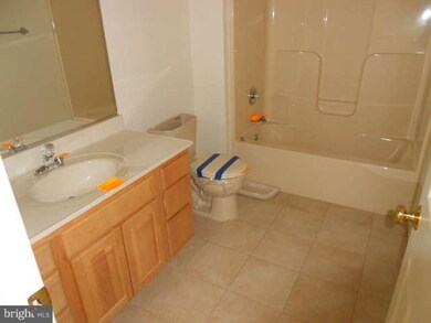 5701 Ranelagh Rd, White Marsh, MD 21162 - photo 3