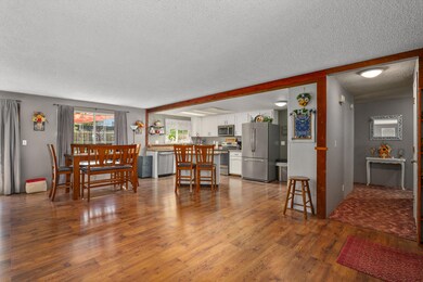 374 Grandview Ln, Grants Pass, OR 97527 - photo 3