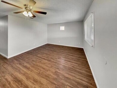 2107 35th Unit B living room 3