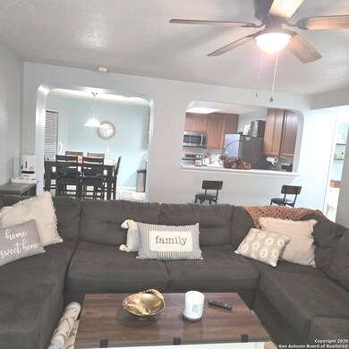 10015 Del Lago Ct, San Antonio, TX 78245 - photo 5