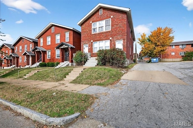 4313 Tholozan Ave, Saint Louis, MO 63116 - photo 3