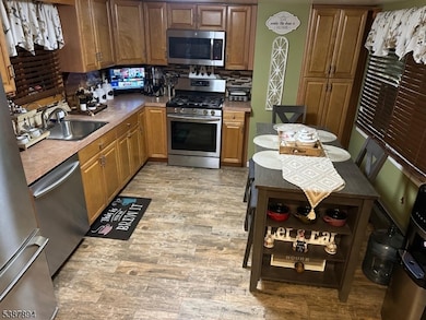 129 Maplewood Ave, Clifton, NJ 07013 - photo 6