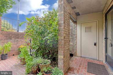 1646 Beekman Place NW unit D, Washington, DC 20009 - photo 3