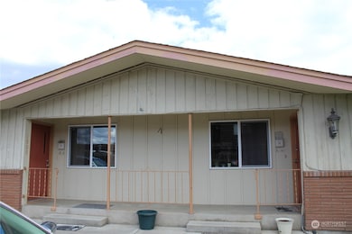 1808 Evergreen St, Walla Walla, WA 99362 - photo 2