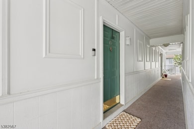 89 Lindsey Ct unit 4021, Franklin Park, NJ 08823 - photo 2