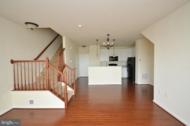 43507 Town Gate Square, Chantilly, VA 20152 - photo 3