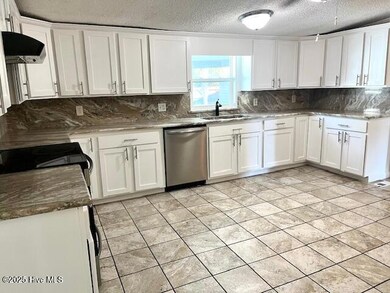 1842 Wood Duck St SW, Supply, NC 28462 - photo 6