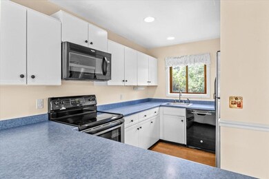 144 Creekside Dr, Shelburne, VT 05482 - photo 6