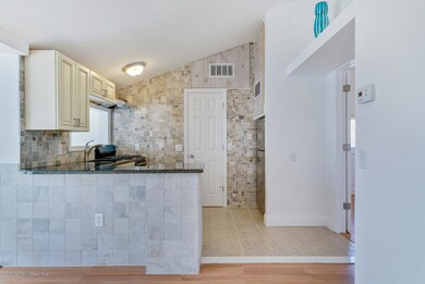 312 Sampson Ave Seaside-large-023-14-Liv