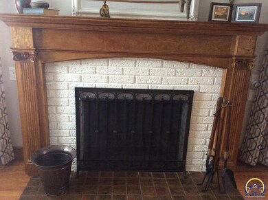 3026 SW Clark Ct, Topeka, KS 66604 - photo 4