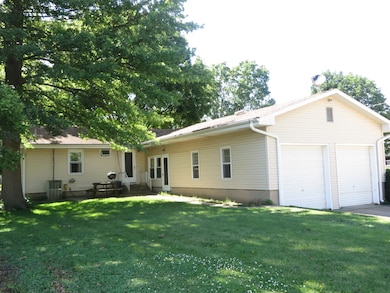 425 N Randolph St, Princeton, IL 61356 - photo 5