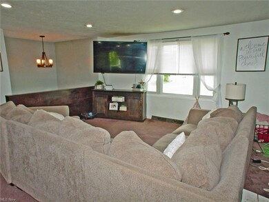 274 Walker Manor Cir, Colliers, WV 26035 - photo 3