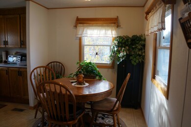 204 E Coyote St, Mandan, ND 58554 - photo 4