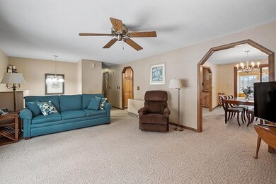 11 Dattillo Rd, Derry, NH 03038 - photo 6