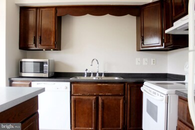 10960 Republic Ct, Manassas, VA 20109 - photo 4