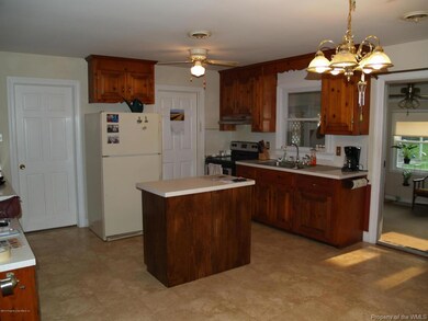 Eat-in Kitchen with Island