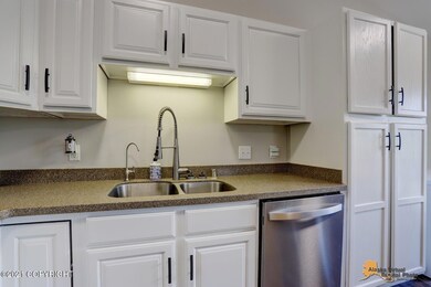 2867 S Avalon Cir unit 1, Wasilla, AK 99654 - photo 3