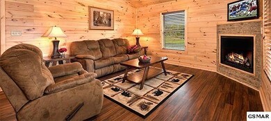 926 Mcmakin Way, Pigeon Forge, TN 37863 - photo 2