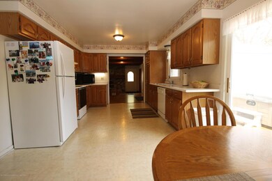 6. Kitchen Alt View
