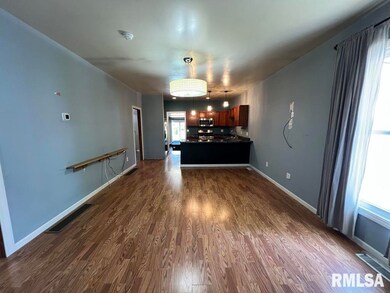 836 S Johnson St, Macomb, IL 61455 - photo 6
