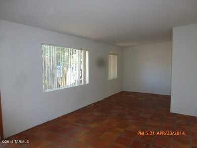 LIVING ROOM & DINING AREA