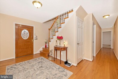 14817 Spring Meadows Dr, Germantown, MD 20874 - photo 2