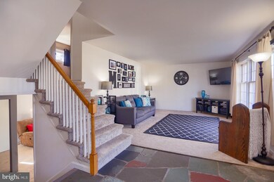 1104 Independence Dr, Reading, PA 19609 - photo 2