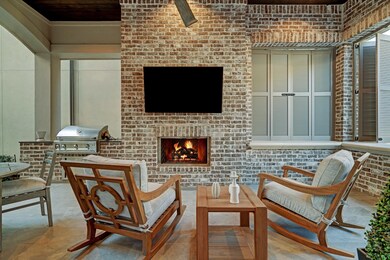 107 Memorial Parkview Dr, Houston, TX 77024 - photo 3