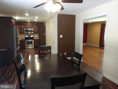 359 Sycamore Rd, Douglassville, PA 19518 - photo 4